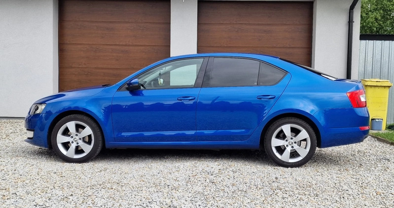 Skoda Octavia cena 36500 przebieg: 199000, rok produkcji 2015 z Moryń małe 667